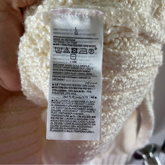 Old Navy Off White Sweater Size Large NWT - Picture 7 of 8